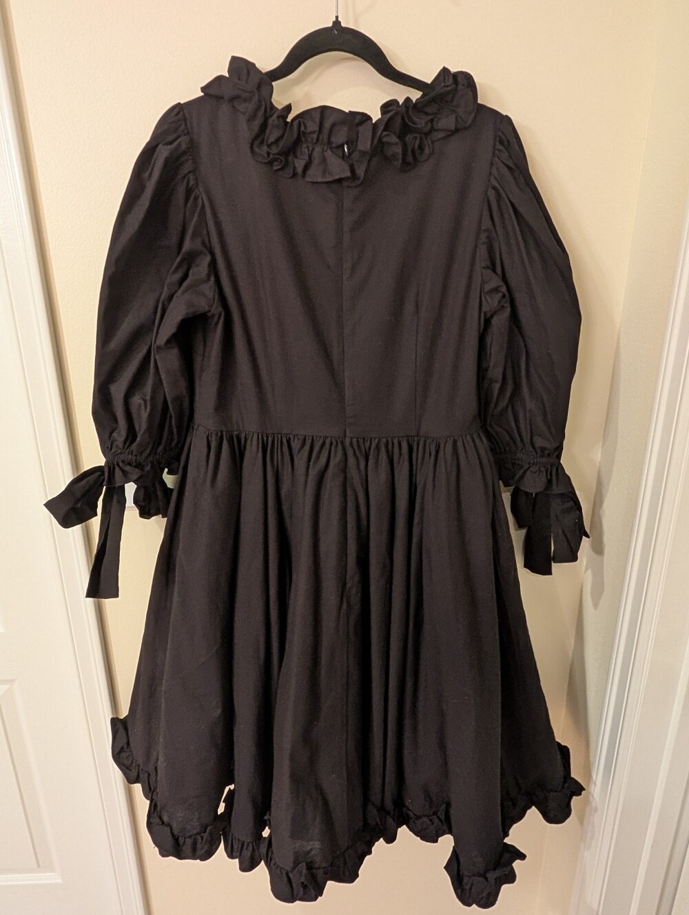 Selkie | The Caviar Marie Dress - Picture 4 of 4